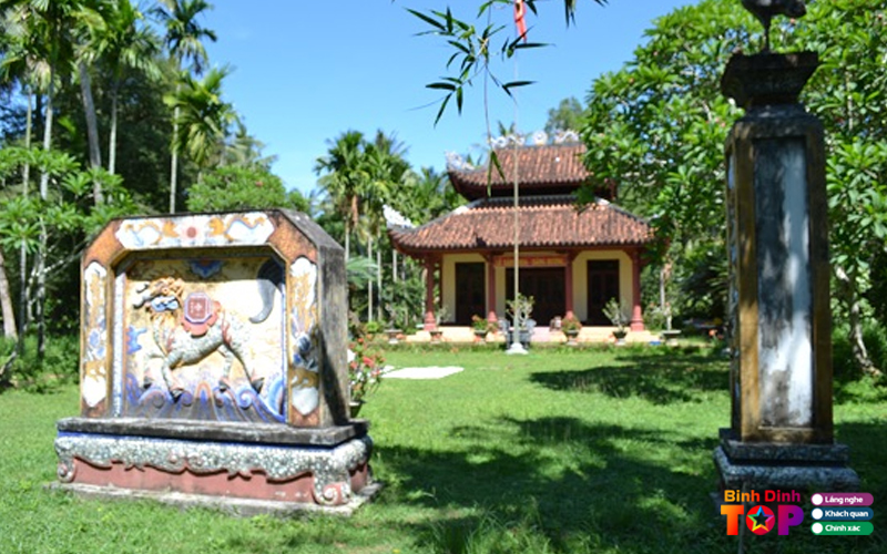 Den-tho-dao-duy-tu-binhdinhtoplist