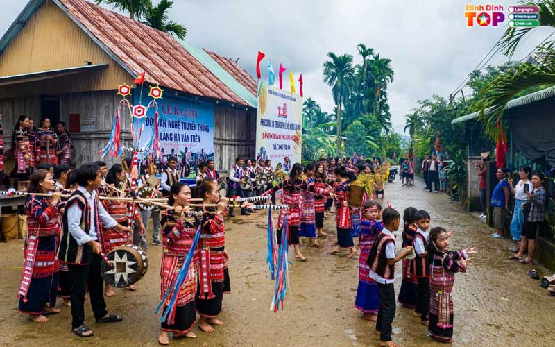 Lang-van-hoa-ha-van-tren-binhdinhtoplist