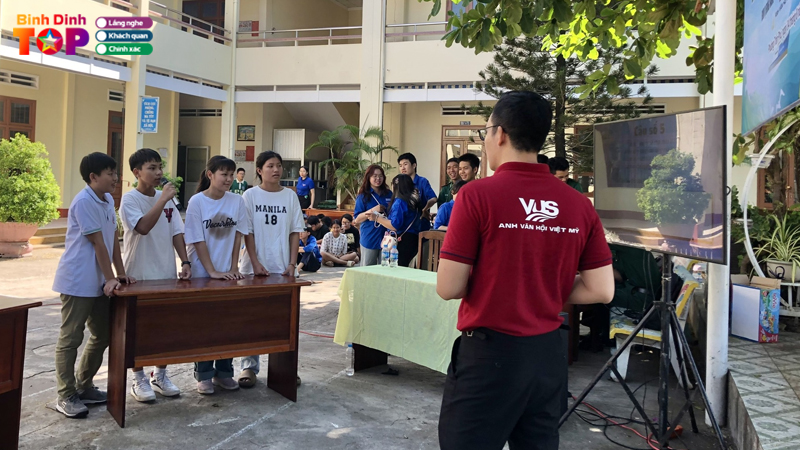 Gioi-thieu-ve-anh-van-hoi-viet-my-vus-quy-nhon