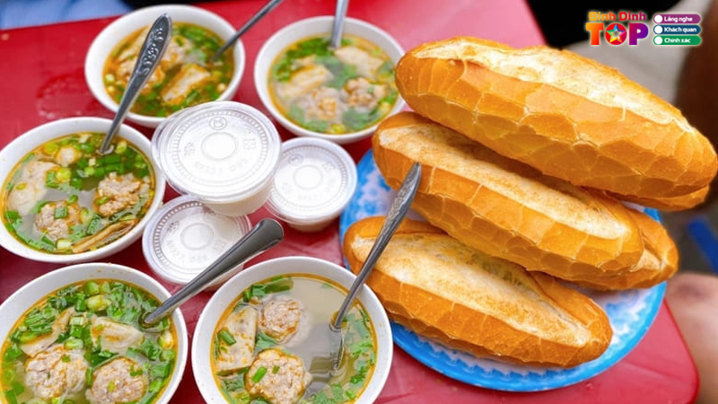 Top-5-quan-banh-mi-xiu-mai-binh-dinh-ngon-xieu-long