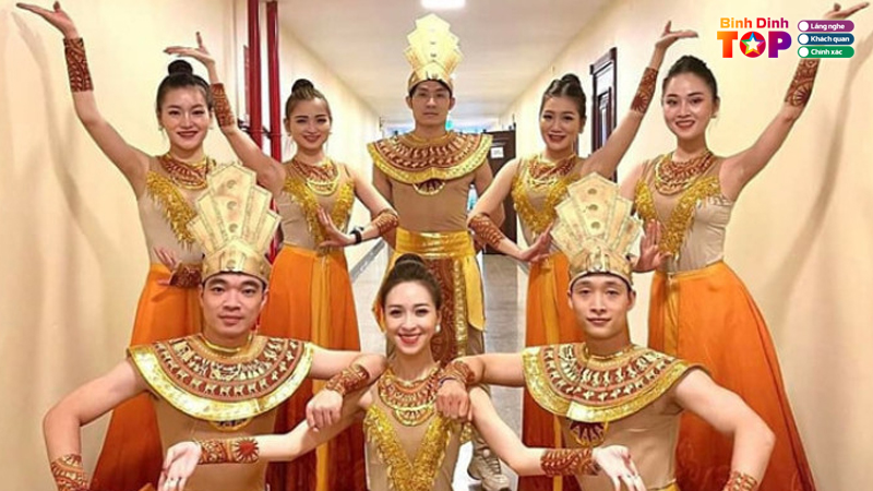 Top-5-dia-chi-thue-do-bieu-dien-binh-dinh-dep-da-dang-nhat