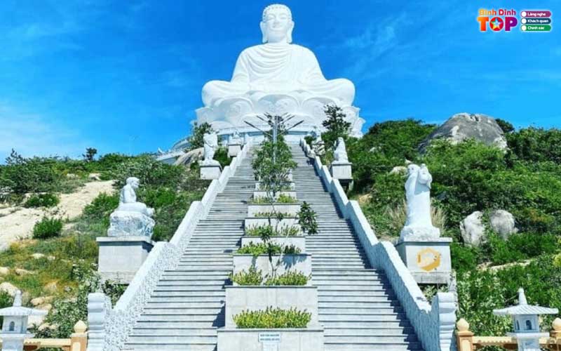 Chua-ong-nui-binhdinhtoplist