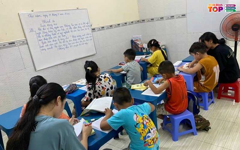 Mot-khoa-luyen-chu-thuong-keo-dai-trong-bao-lau