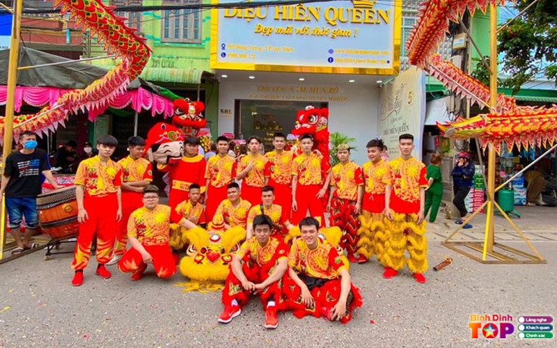 Doan-nghe-thuat-lan-su-rong-long-van-binhdinhtoplist