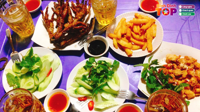 Top-5-quan-chan-ga-nuong-binh-dinh-thom-ngon-an-la-ghien