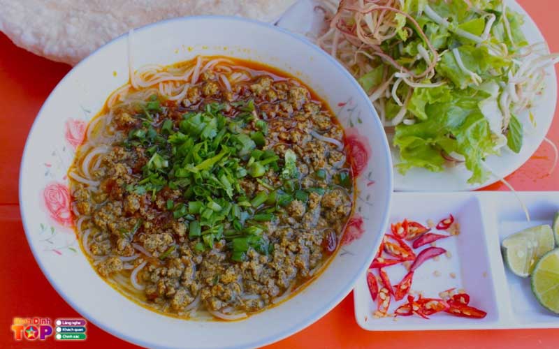 Vi-sao-bun-cua-quy-nhon-duoc-nguoi-dia-phuong-yeu-thich