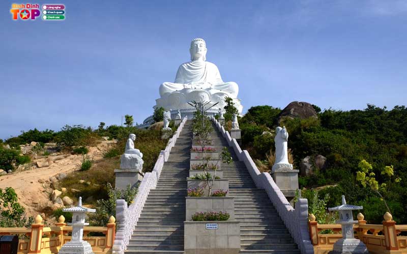 Nên-đi-chùa-ở-bình-Định-vào-thời-điểm-nào