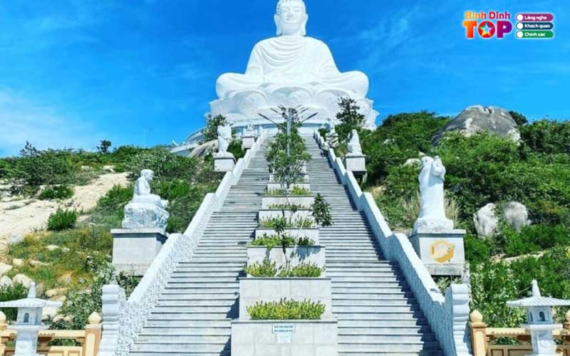 Chua-ong-nui-binhdinhtoplist