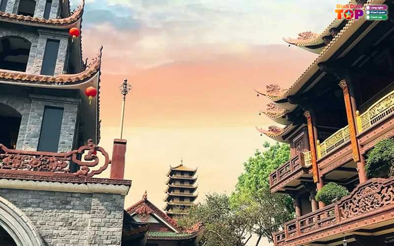 Kinh-nghiem-ghe-tham-cac-ngoi-chua-o-binh-dinh