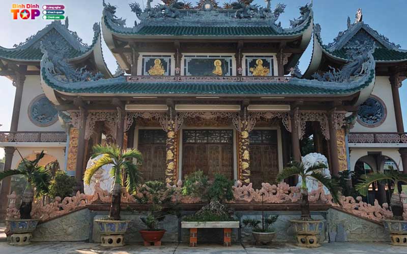 Vi-sao-cac-ngoi-chua-o-binh-dinh-giu-duoc-suc-hut-ben-vung-1